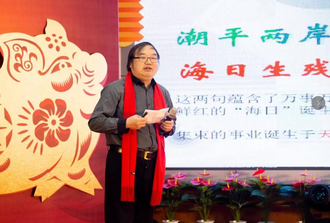 中國(guó)建筑金屬結(jié)構(gòu)協(xié)會(huì)專家委員會(huì)副主任、中國(guó)建筑設(shè)計(jì)集團(tuán)教授張躍峰 